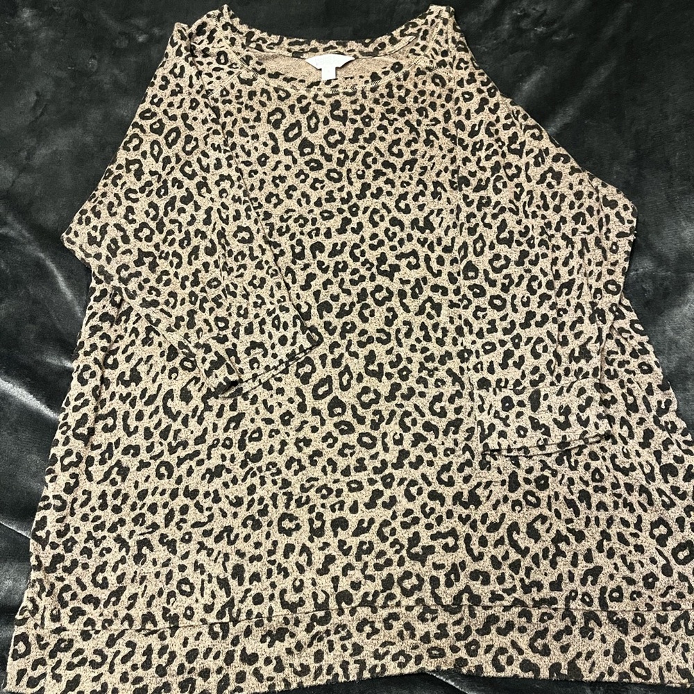 3X light weight Leopard sweater.